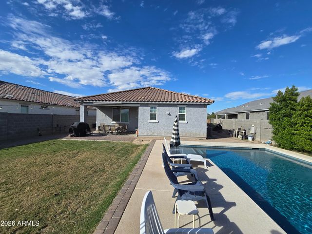 8435 W WINDSOR Boulevard, Glendale, AZ 85305