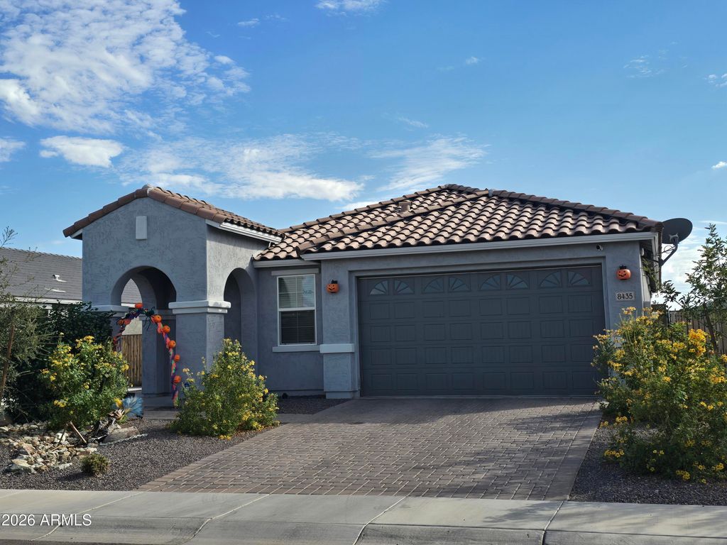 8435 W WINDSOR Boulevard, Glendale, AZ 85305 — photo 2
