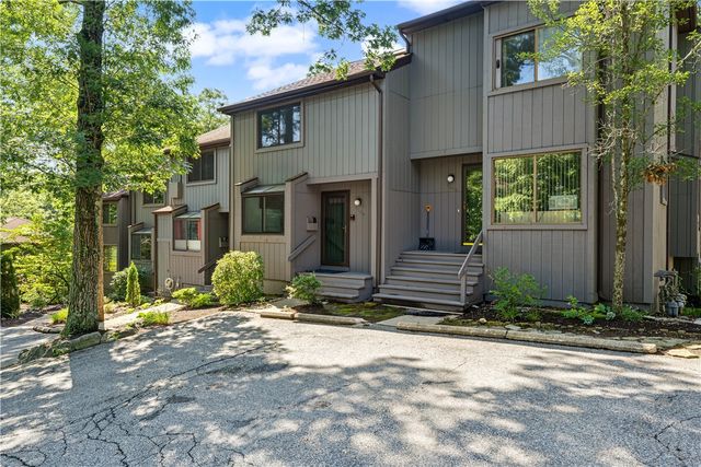 7 Wake Robin Road 1604, Lincoln, RI 02865
