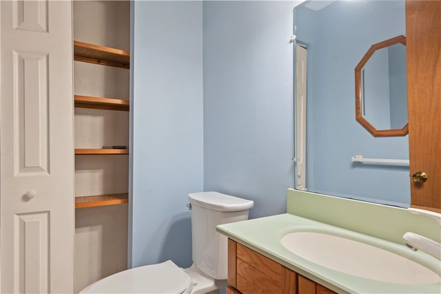 7 Wake Robin Road 1604, Lincoln, RI 02865
