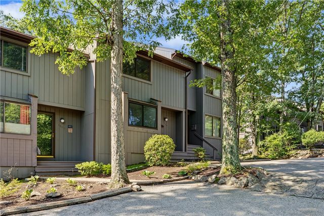 7 Wake Robin Road 1604, Lincoln, RI 02865