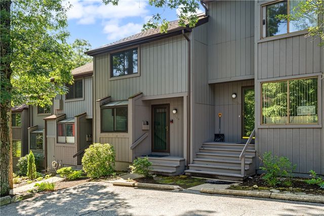 7 Wake Robin Road 1604, Lincoln, RI 02865