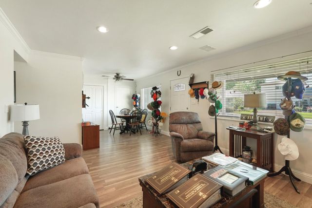 2513 36th Ave, Sacramento, CA 95822