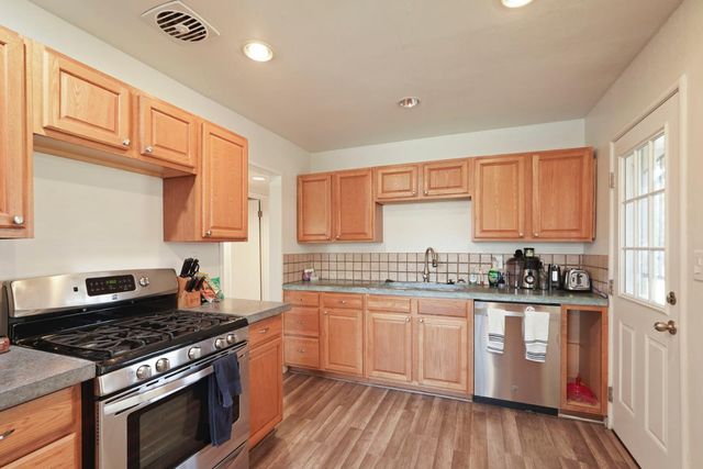 2513 36th Ave, Sacramento, CA 95822