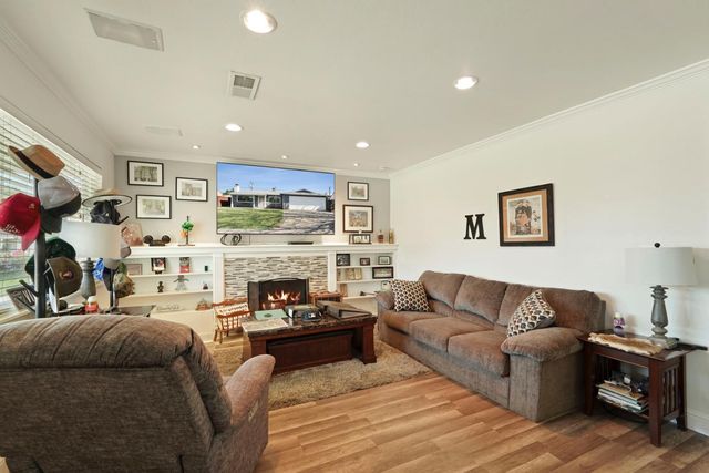 2513 36th Ave, Sacramento, CA 95822