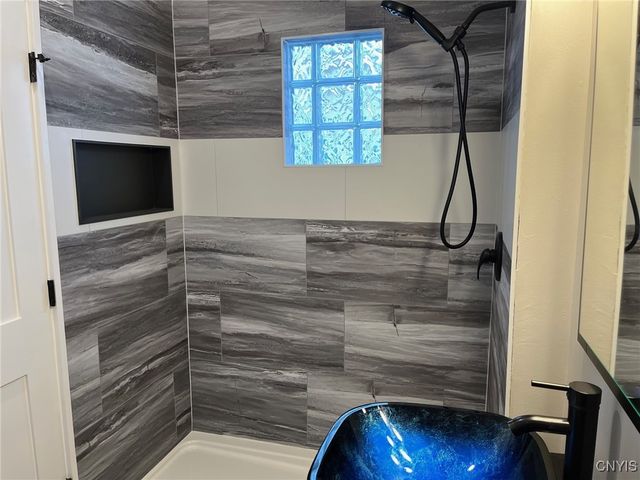 110 Edgemere Road, Salina, NY 13208