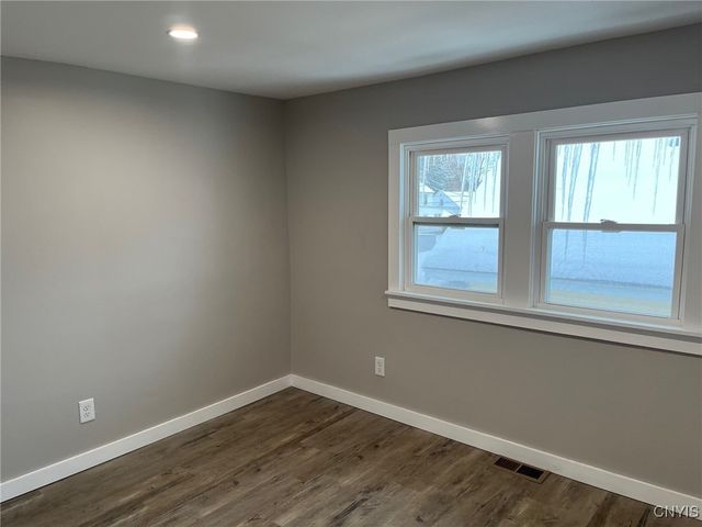 110 Edgemere Road, Salina, NY 13208