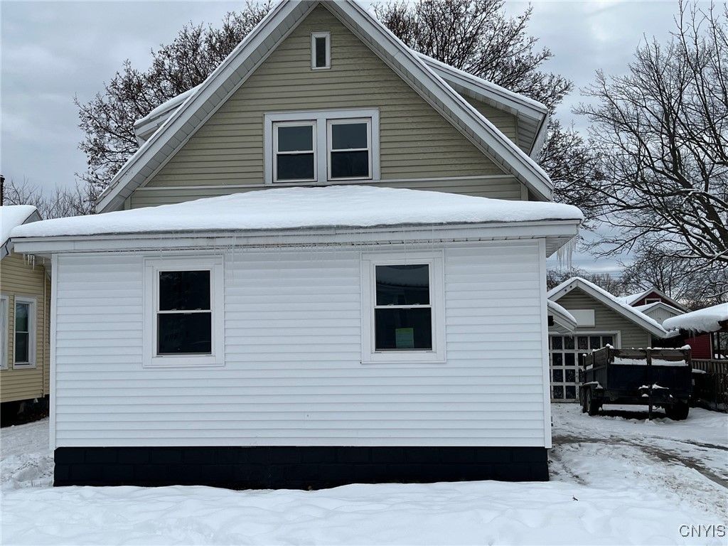 110 Edgemere Road, Salina, NY 13208