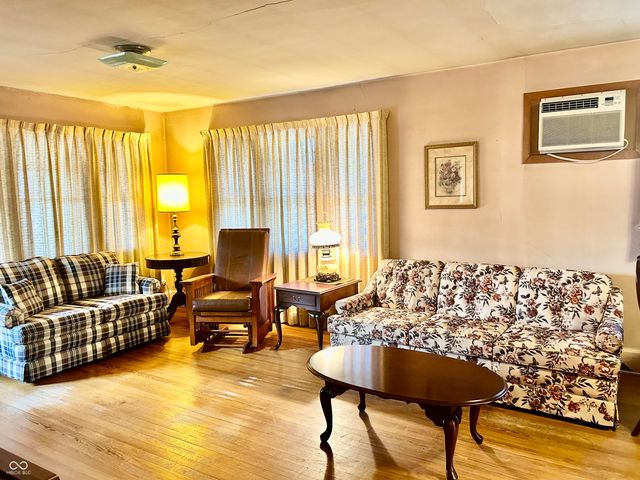 1224 W Carson Street, Muncie, IN 47303