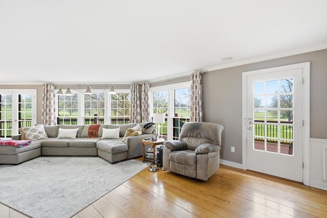 2215 S COUNTRY CLUB DR, Columbia, MO 65201