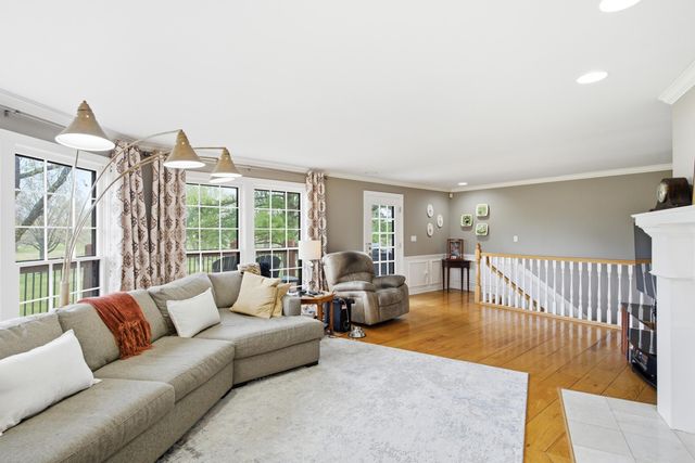 2215 S COUNTRY CLUB DR, Columbia, MO 65201