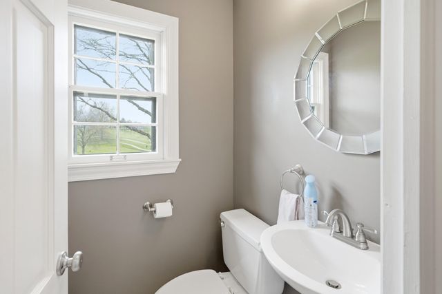 2215 S COUNTRY CLUB DR, Columbia, MO 65201
