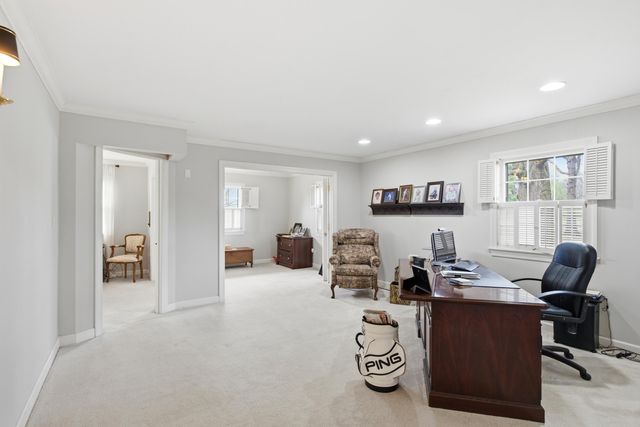 2215 S COUNTRY CLUB DR, Columbia, MO 65201