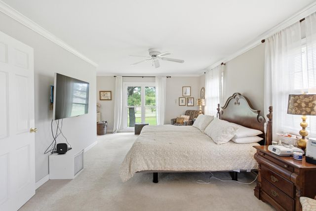 2215 S COUNTRY CLUB DR, Columbia, MO 65201