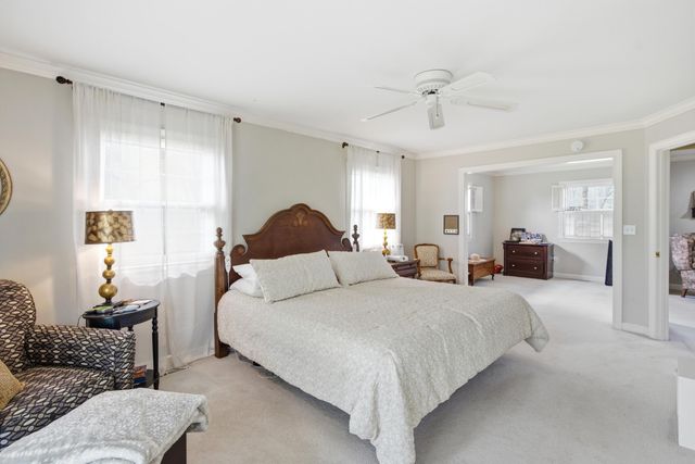 2215 S COUNTRY CLUB DR, Columbia, MO 65201