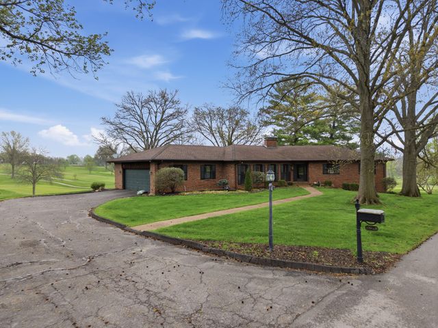 2215 S COUNTRY CLUB DR, Columbia, MO 65201