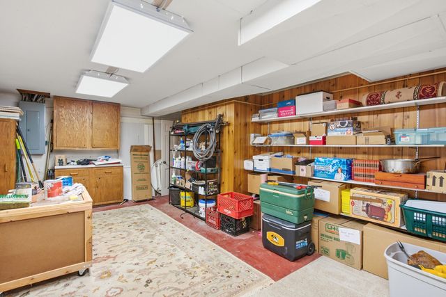 2215 S COUNTRY CLUB DR, Columbia, MO 65201
