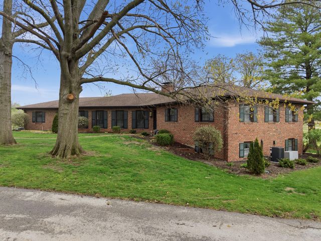2215 S COUNTRY CLUB DR, Columbia, MO 65201