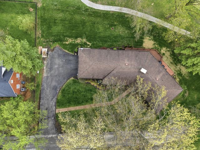 2215 S COUNTRY CLUB DR, Columbia, MO 65201