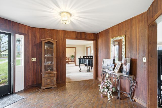 2215 S COUNTRY CLUB DR, Columbia, MO 65201
