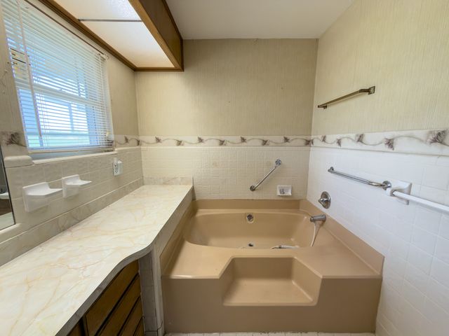 170 River View Road, Millsap, TX 76066
