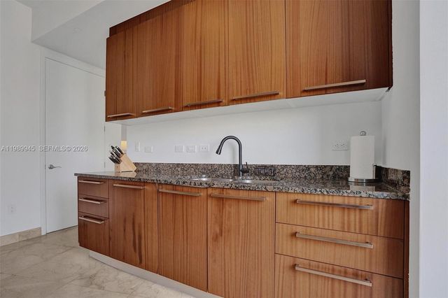 16001 Collins Avenue 805, Sunny Isles Beach, FL 33160