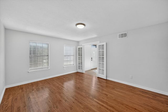 4301 Hudson Avenue, Grand Prairie, TX 75052