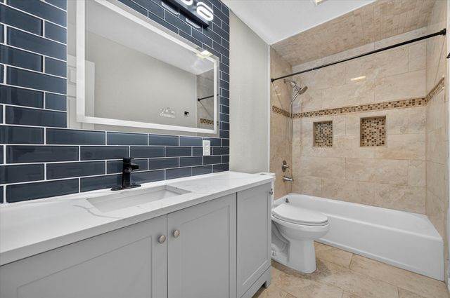 4301 Hudson Avenue, Grand Prairie, TX 75052