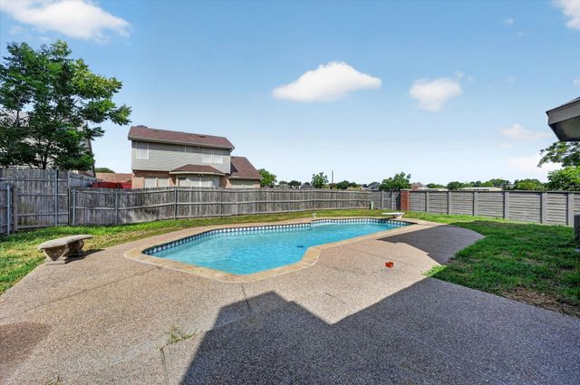 4301 Hudson Avenue, Grand Prairie, TX 75052