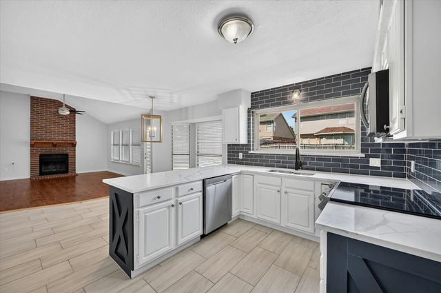 4301 Hudson Avenue, Grand Prairie, TX 75052