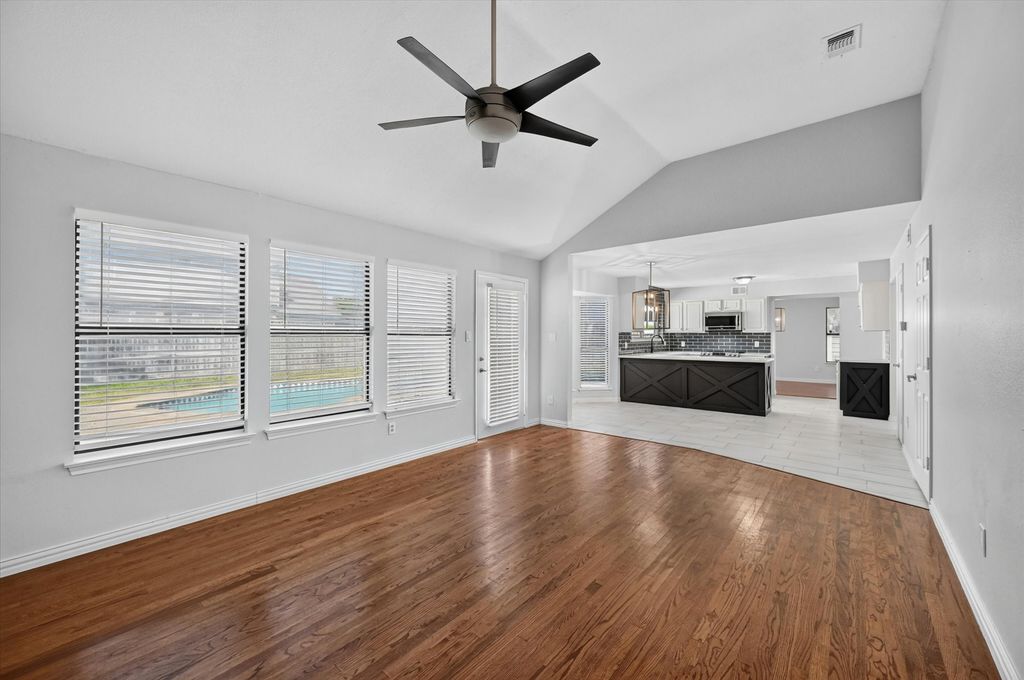 4301 Hudson Avenue, Grand Prairie, TX 75052 — photo 4