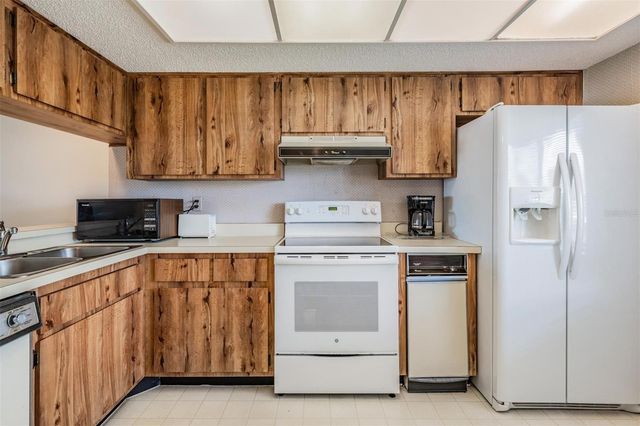 112 LAKEVIEW PLACE 12, Oldsmar, FL 34677
