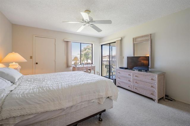 112 LAKEVIEW PLACE 12, Oldsmar, FL 34677