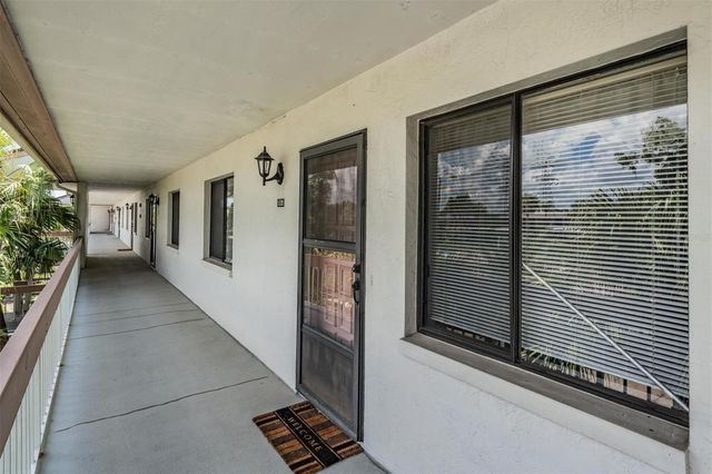 112 LAKEVIEW PLACE 12, Oldsmar, FL 34677