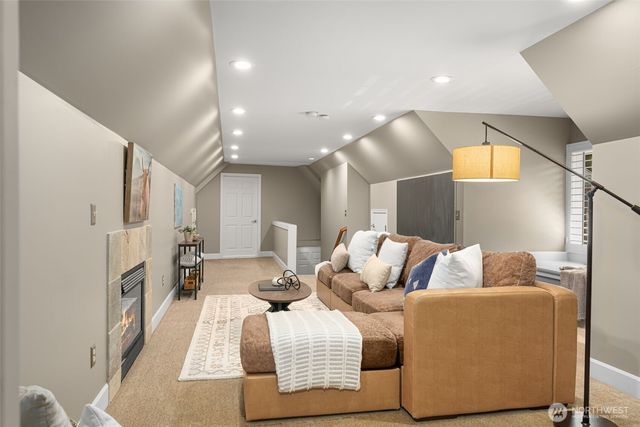 14350 172nd Avenue NE, Redmond, WA 98052