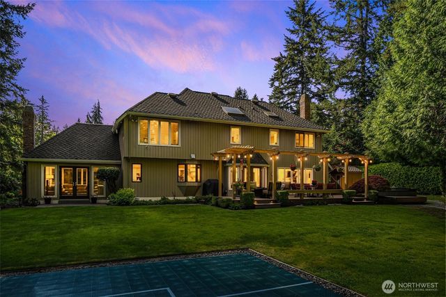 14350 172nd Avenue NE, Redmond, WA 98052