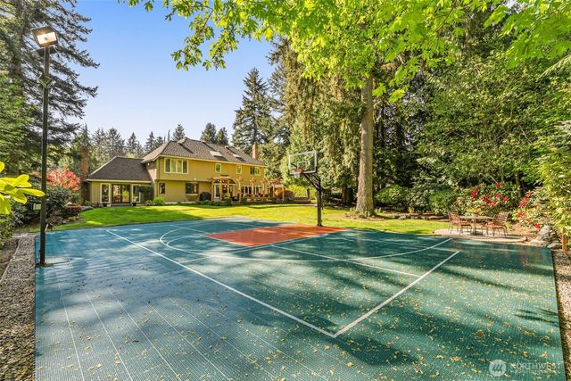 14350 172nd Avenue NE, Redmond, WA 98052