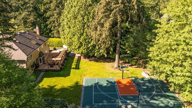 14350 172nd Avenue NE, Redmond, WA 98052