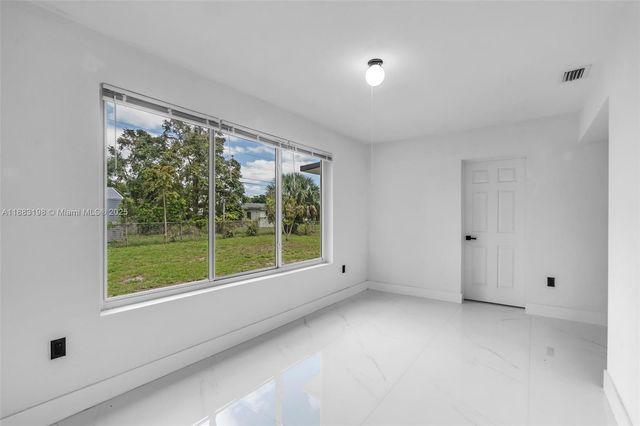 741 NW 175th Dr, Miami Gardens, FL 33169