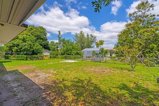 741 NW 175th Dr, Miami Gardens, FL 33169
