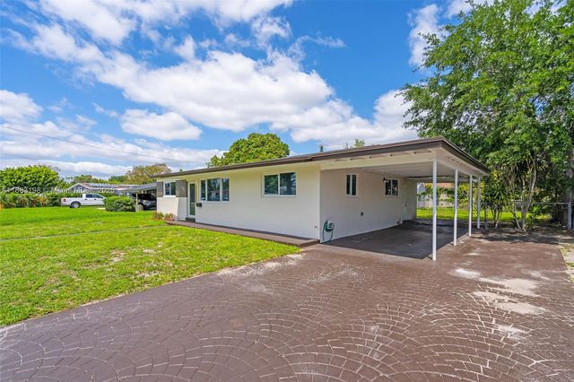 741 NW 175th Dr, Miami Gardens, FL 33169