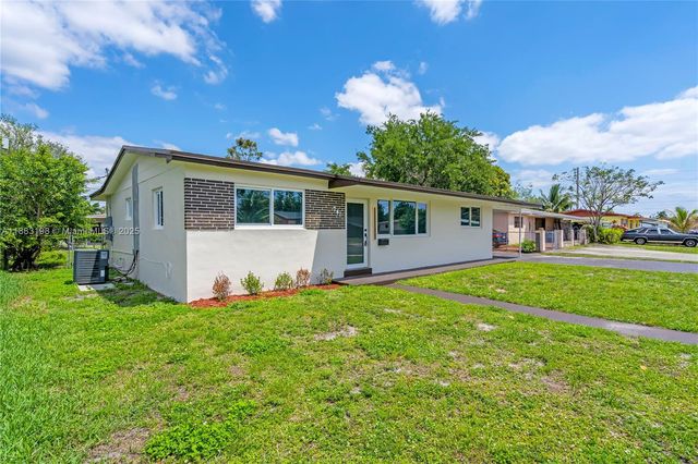 741 NW 175th Dr, Miami Gardens, FL 33169