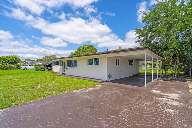 741 NW 175th Dr, Miami Gardens, FL 33169