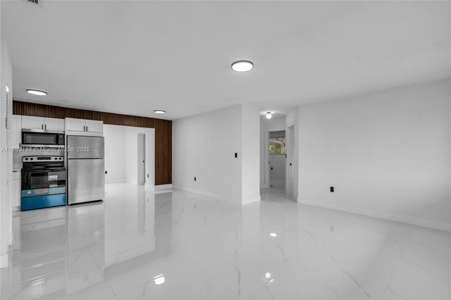 741 NW 175th Dr, Miami Gardens, FL 33169