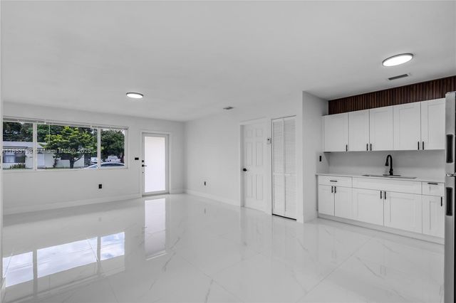 741 NW 175th Dr, Miami Gardens, FL 33169