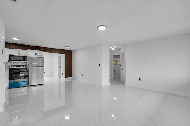 741 NW 175th Dr, Miami Gardens, FL 33169