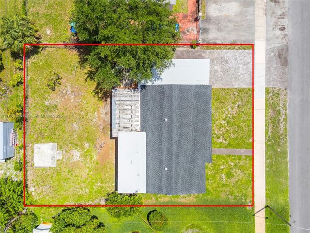 741 NW 175th Dr, Miami Gardens, FL 33169