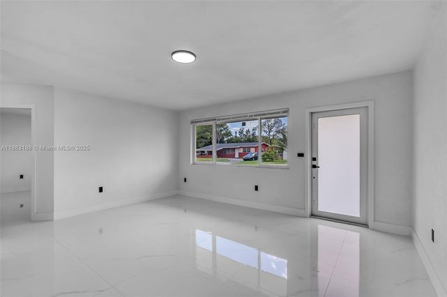 741 NW 175th Dr, Miami Gardens, FL 33169