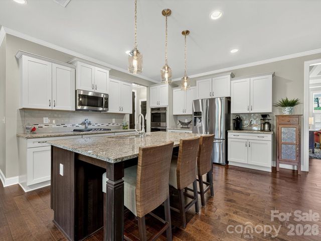804 Sardis Lane, Charlotte, NC 28270