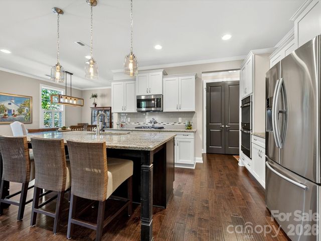 804 Sardis Lane, Charlotte, NC 28270